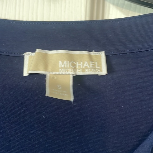 Michael Kors babydoll top with chain - Picture 3 of 6